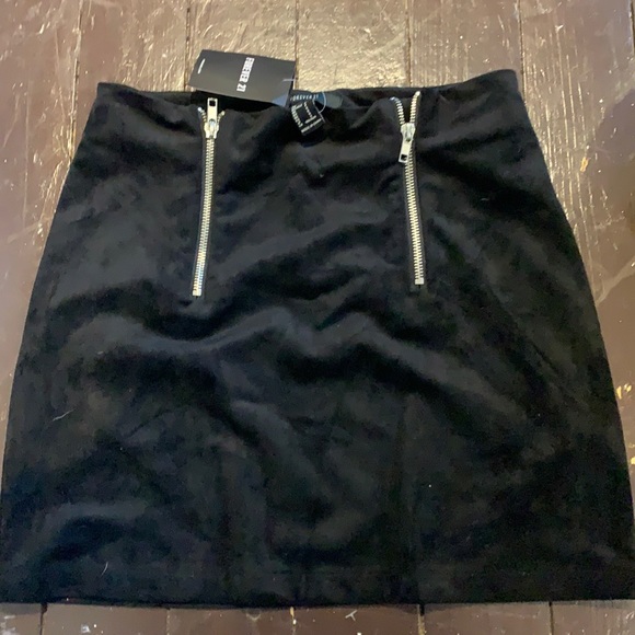 Black NEW forever 21 skirt - Picture 1 of 1